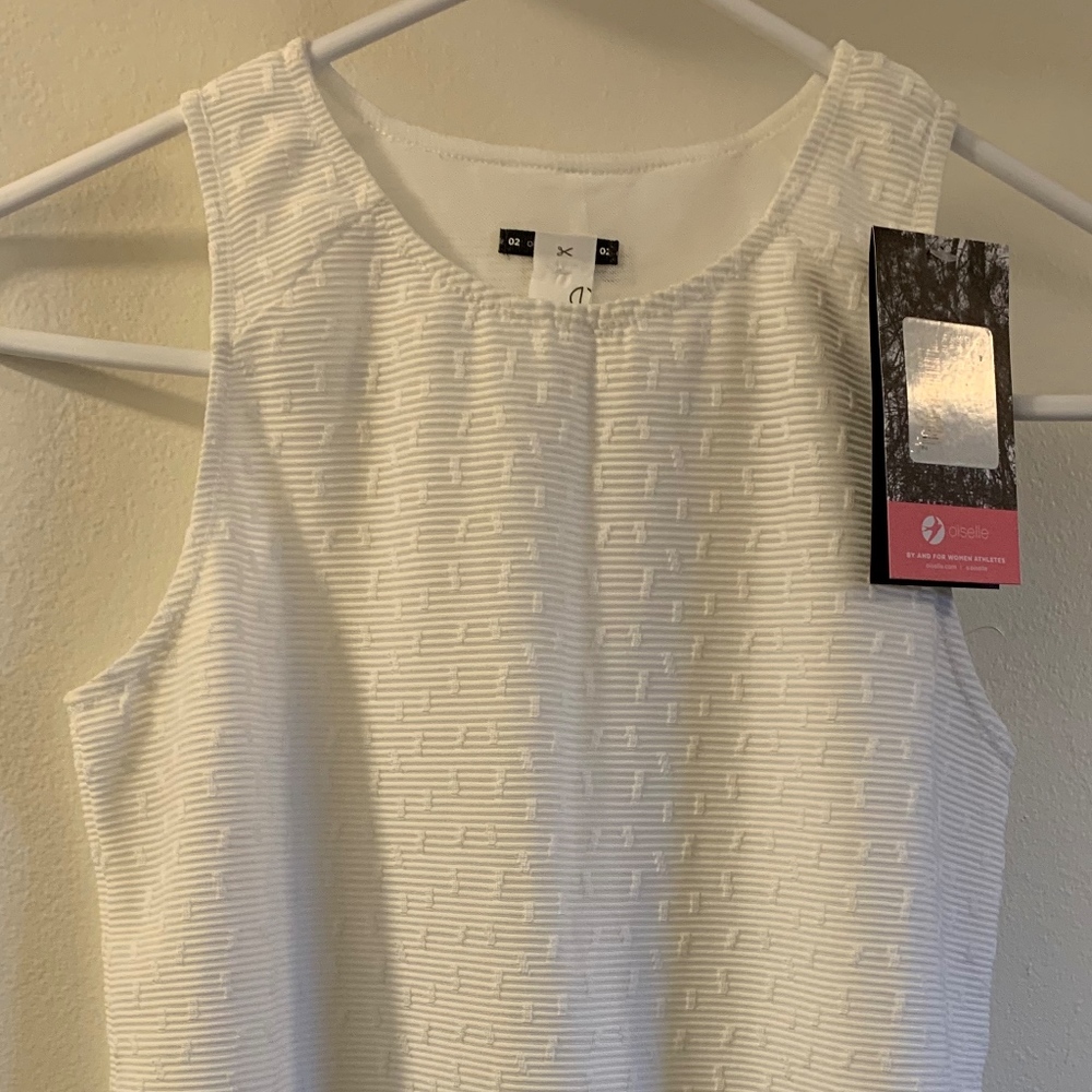 New in Packaging - Oiselle Rabbit Tank - White